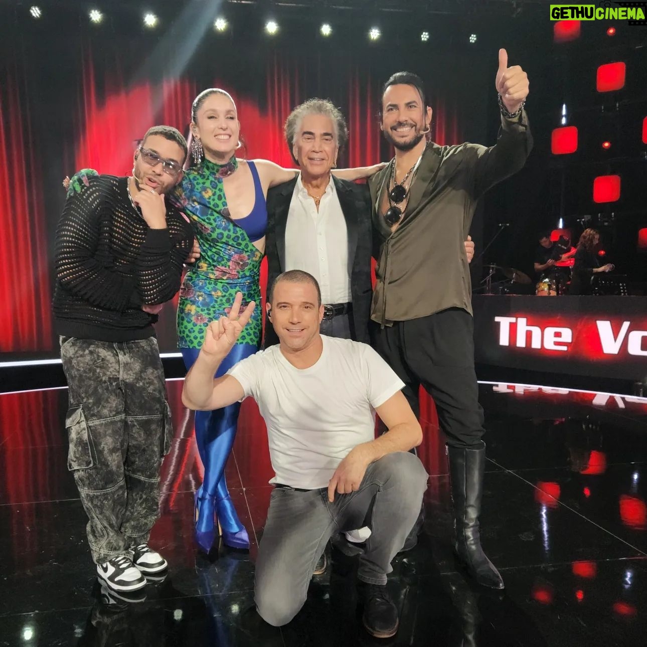 Julián Elfenbein - 2.7K Likes - Geniossss!!!
Figuras!!!
Sencillos!!!
Cariñosos!!!
Amigos!!!
The Voice Chile...II Temporada 2023 🎙.
Estreno. Domingo 22.30 hrs. Imperdible.
@thevoicechilevision
@chilevision
@paramountplus
@dianaboloccof