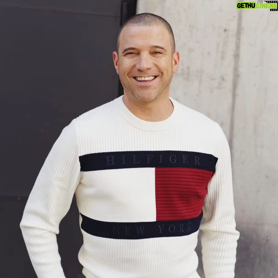 Julián Elfenbein - 1.6K Likes - Arrancó con todo el estilo y calidad la nueva colección de @tommyhilfiger.
Ahora q comienza el otoño en Chile q mejor q el fantástico look de mi marca favorita.
No te pierdas la nueva colección otoño 2024 de Tommy.
@tommyhilfiger
#tommychile
@maru_penia
@maruketing
@clari_casciano
@magnolia_comunicaciones
@vesnabocic
