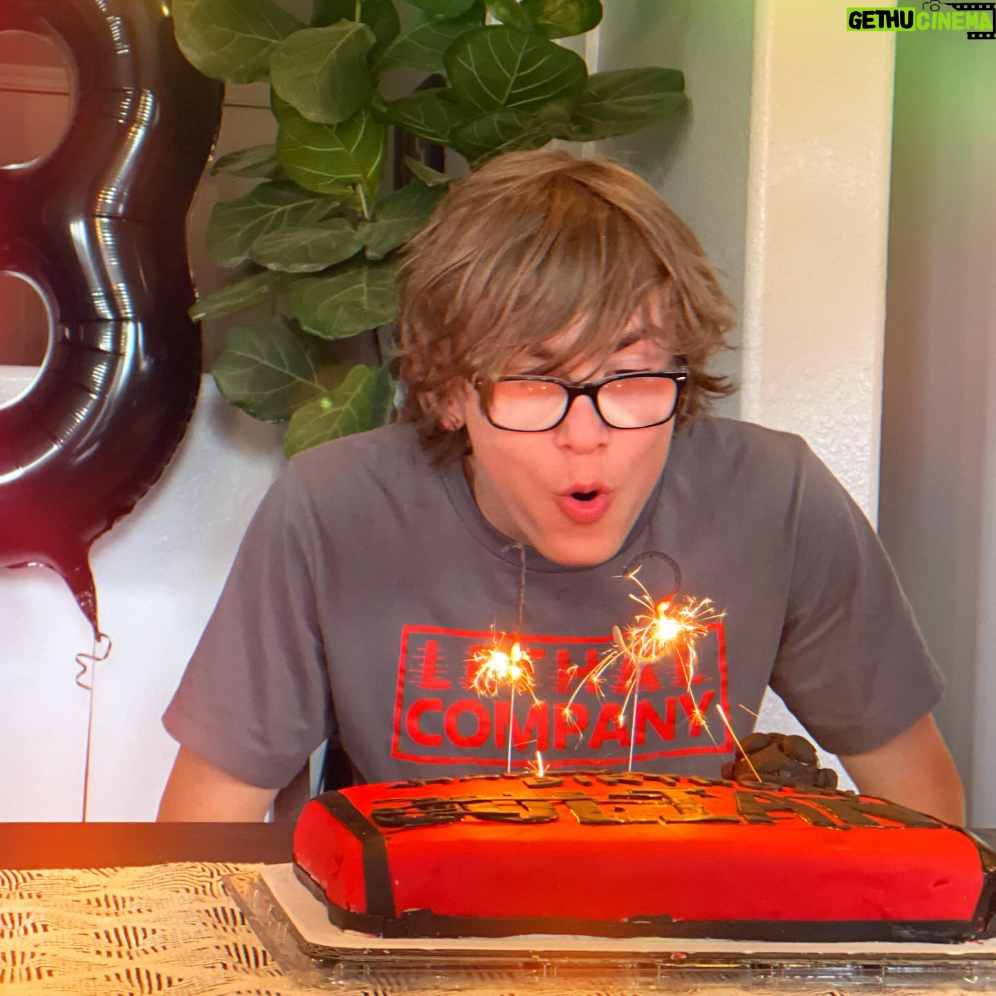 Julian Hilliard - 14K Likes - Happy #Friyay 🎉
Photo dump of some birthday shenanigans. Not sure this world is ready for teen Julian 🤓
#13