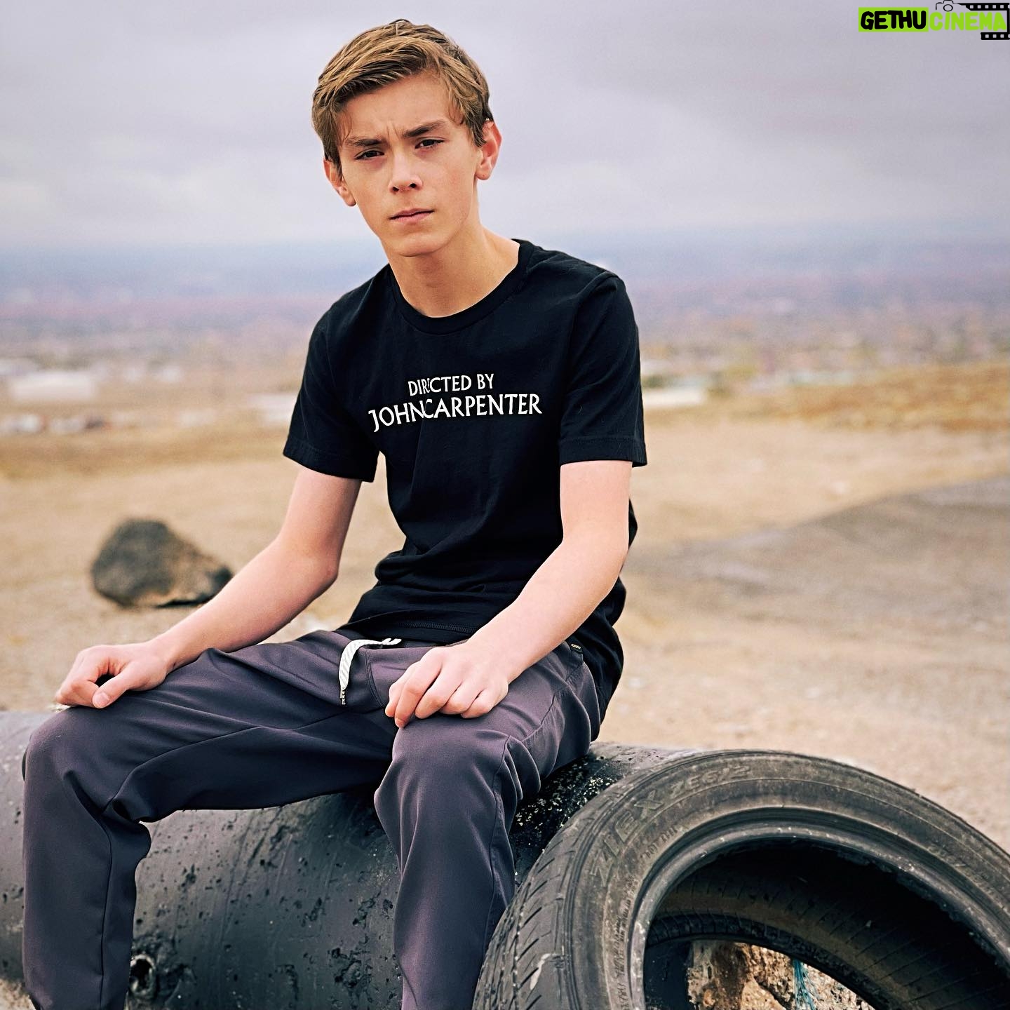 Julian Hilliard - 18.5K Likes - Happy moody #Friyay 🎉