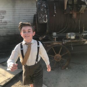 Julian Hilliard Instagram - Happy #friyay 🎉

Has it really been 4 yrs since @pennydreadful aired??? Here’s some fun #fbf memories for ya! #pennydreadfulcityofangels 

Currently binging #fallout ! It’s SO fun! What show are you hooked on?