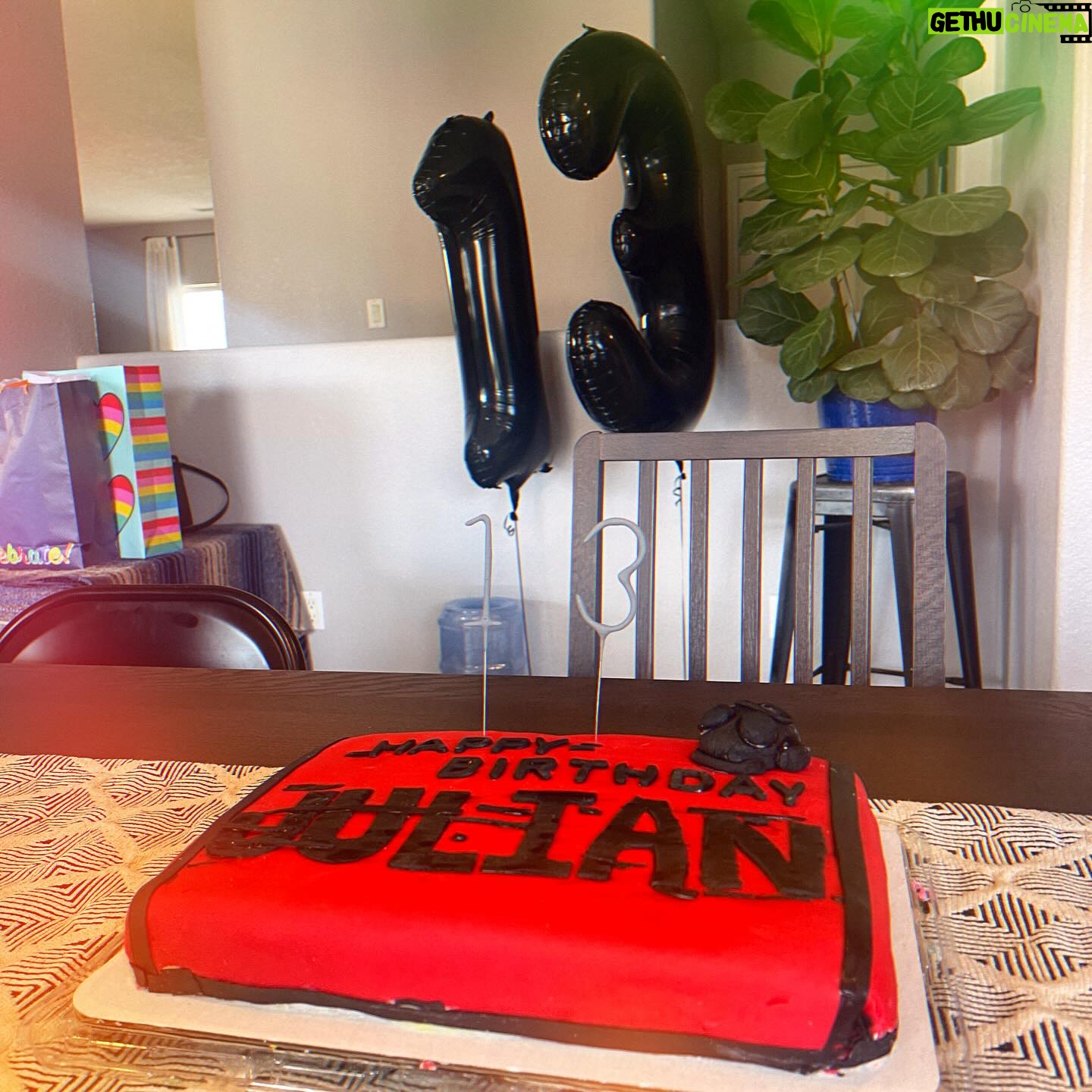 Julian Hilliard - 14K Likes - Happy #Friyay 🎉
Photo dump of some birthday shenanigans. Not sure this world is ready for teen Julian 🤓
#13