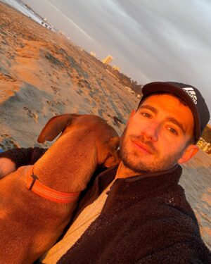 Julian Morris Instagram - 🧡