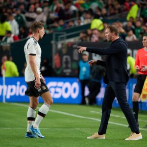 Julian Nagelsmann Instagram - Zwei gute und anspruchsvolle Tests. Gerne hätten wir auch gegen Mexiko gewonnen und natürlich ist noch nicht alles perfekt. Nichtsdestotrotz muss ich sagen, dass ich bislang noch keine Mannschaft trainiert habe, die innerhalb von einer Woche so viele Dinge umgesetzt hat. Wir müssen alle Spiele und Phasen nutzen, um uns zu entwickeln. Ich bin überzeugt, dass wir erfolgreich sein werden. Ich freu mich mit den Jungs weiter hart zu arbeiten und wir alle sind gemeinsam voller Tatendrang in Hinblick auf die kommenden Aufgaben und Spiele.