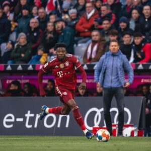 Julian Nagelsmann Instagram - Ein wichtiger Sieg und ein tolles, emotionales Bundesligaspiel gegen eine Freiburger Mannschaft, die uns viel abverlangt hat. Meine Mannschaft hat alles reingeworfen, Kompliment! #MiaSanMia