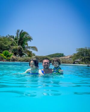 Julián Zucchi Instagram - Los mejores momentos son simples: Playa, con mis hijos (sobretodo verlos crecer y sonreír), un buen mate.

👉🏼 ¿Cuéntame qué cosas disfrutas y valoras de la vida? 

#familia #momentosespeciales