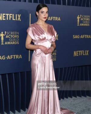 Juliana Canfield Instagram - One last dance with my favorite family 🪩🩷😭🥰🏆 thank you @sagawards and bravo @succession