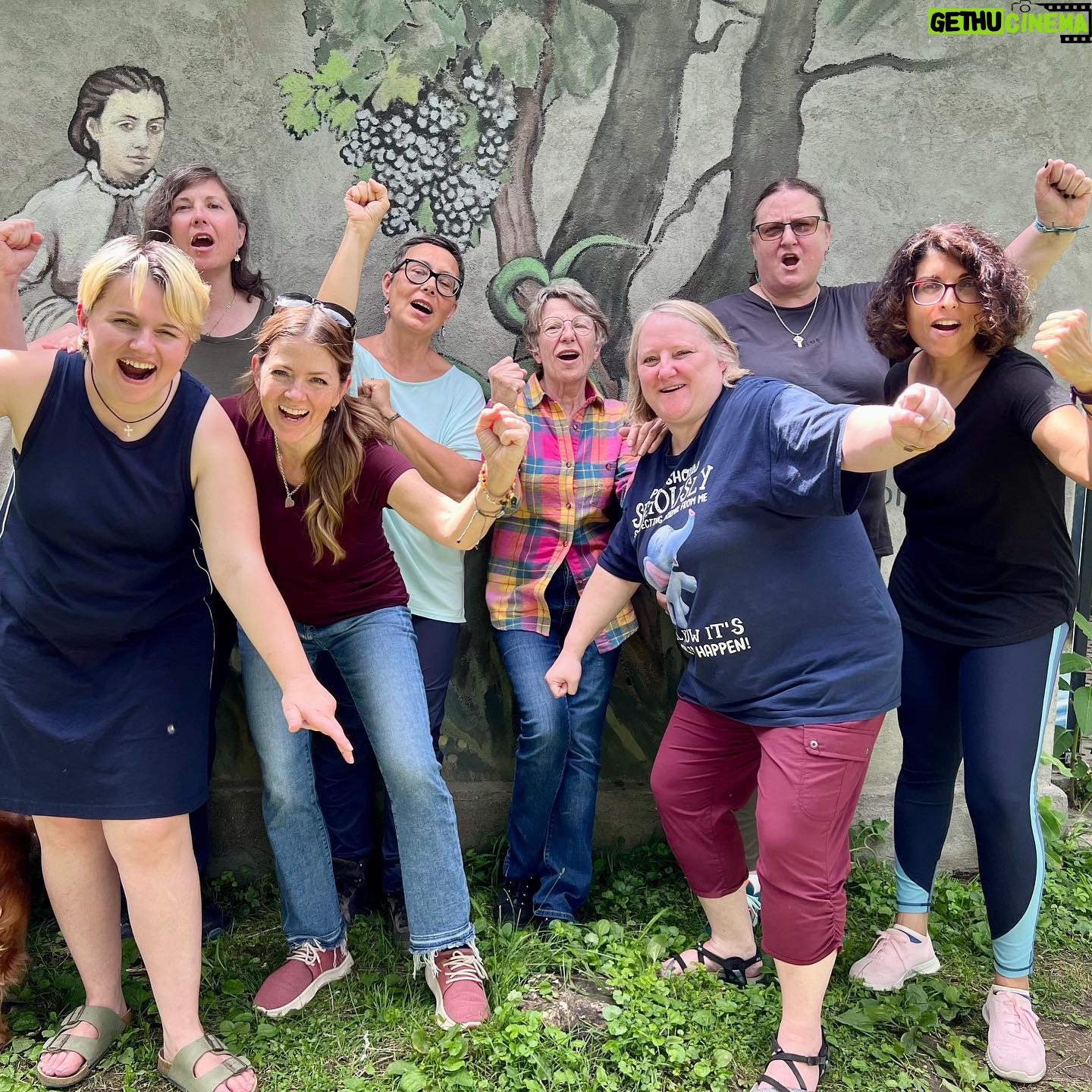 Juliana Dever - 455 Likes - āKitchen or wine cellar?ā A womanās place is inā¦
.
Wherever TF she chooses
.
Thatās the mural behind us that @oda.wines.keto had painted on her outdoor kitchen wall.
.
Professor, scholar, author, entrepreneur, mom, winemakerā¦Sheās a powerhouse.
.
We ā¤ļø Keto! Lunch at her place is always a treat.
Swipe through for delicious Georgian food porn.
.
#cleverdevergeorgia22 #julianadever #cleverdeveradventures #emotionsaregeorgia #besttourtogeorgia #sakartvelo