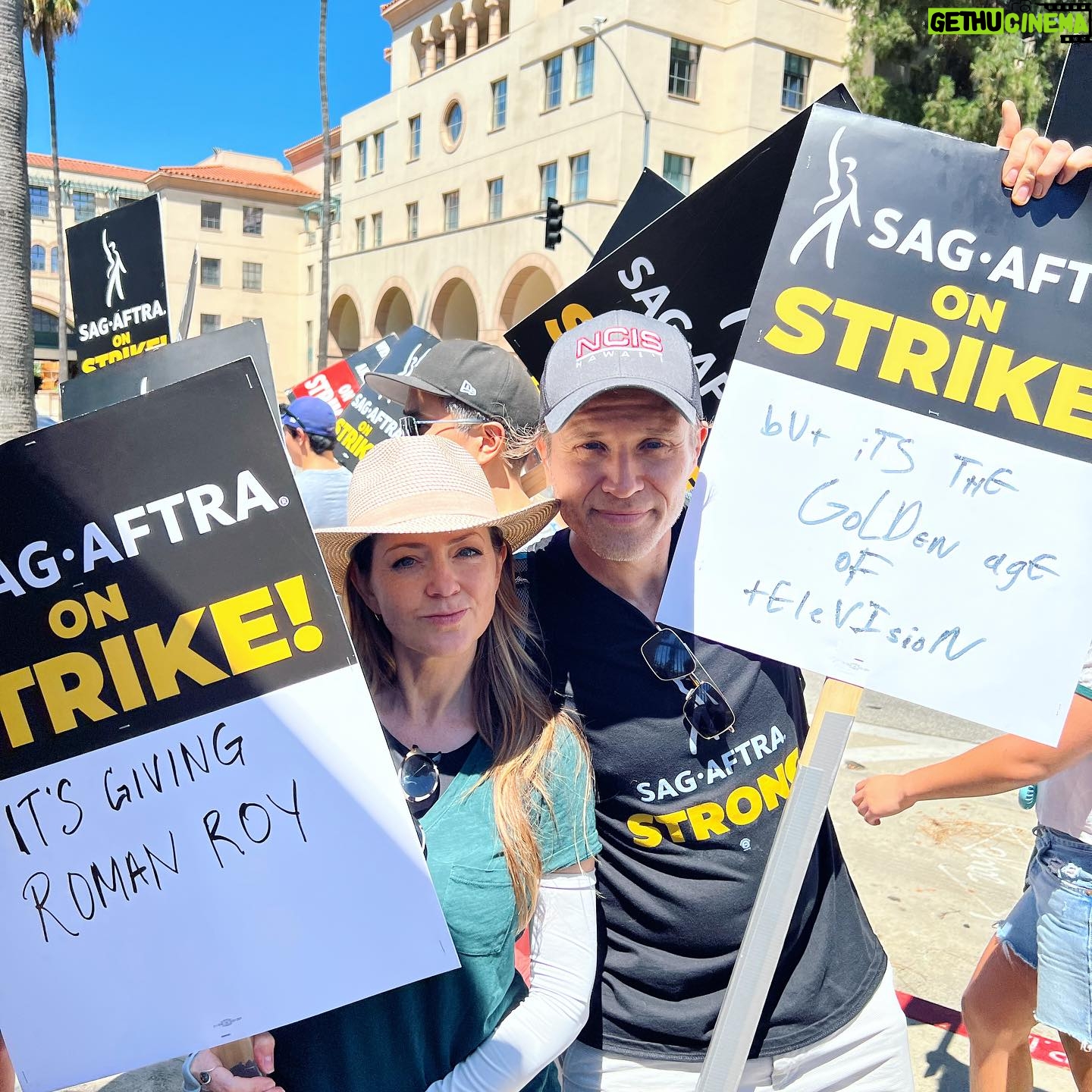Juliana Dever - 1.6K Likes - If picketing has one good side effect it’s spending time with friends you don’t always get to see.
And yes, @themichaeltrucco has agreed to fly AI into the sun ☀️ if need be. #cylonsagainstAI #battlestargalactica joke
.
@sagaftra #sagaftrastrong
#sagaftrastrike
#power2performers