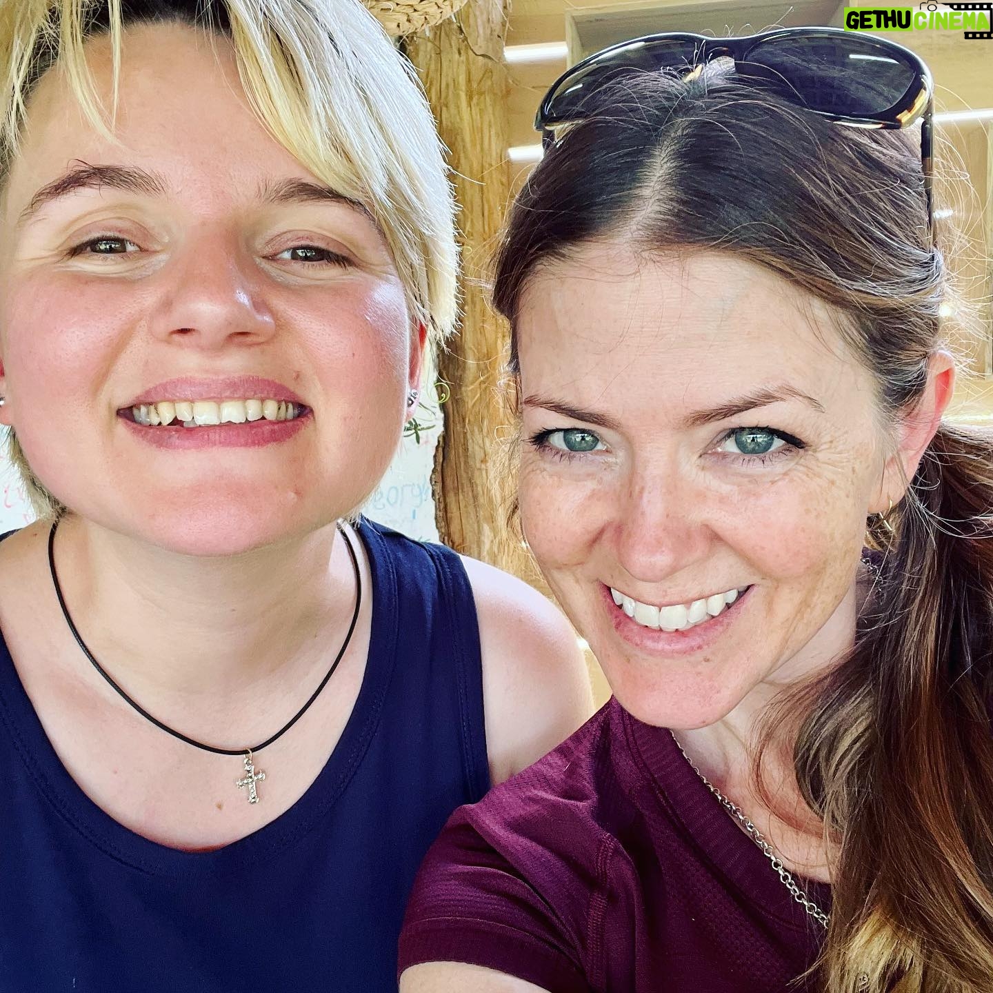 Juliana Dever - 455 Likes - āKitchen or wine cellar?ā A womanās place is inā¦
.
Wherever TF she chooses
.
Thatās the mural behind us that @oda.wines.keto had painted on her outdoor kitchen wall.
.
Professor, scholar, author, entrepreneur, mom, winemakerā¦Sheās a powerhouse.
.
We ā¤ļø Keto! Lunch at her place is always a treat.
Swipe through for delicious Georgian food porn.
.
#cleverdevergeorgia22 #julianadever #cleverdeveradventures #emotionsaregeorgia #besttourtogeorgia #sakartvelo