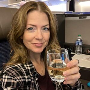 Juliana Dever Instagram - Got that upgrade! 
.
Flight number 2 is 11 hours from SFO to Germany so thank the @united gods (and my 1K ridiculous amount of flying every year) for that seat in business class.
.
It’s the lie-flat seat for me. 
.
Third flight is into Poland and then a week of fabulous fun with the @sheswanderful crew!
.
(and masks are still required on international flights, but a girl needs to sip her Prosecco once in awhile)
.
Anyone else ever fly business class? What’s your favorite part?