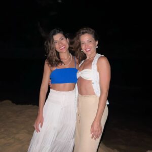 Juliana Vasconcelos Póvoas Instagram - 🌊🥂🌝