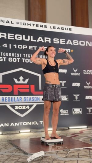 Juliana Velasquez Instagram - ⚖️ @juvelasquez weighs in at 125.2 lbs for her Women’s Flyweight Bout 

[ #PFLRegularSeason | Thursday , April 4th |10PM ET | 🎟️in bio]