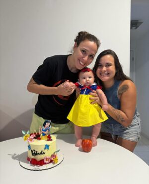 Juliana Velasquez Instagram - Minha princesa mais perfeita completa 4 meses! 
Filha, você é a coisa mais preciosa de nossas vidas, muita saúde meu amor 🩷