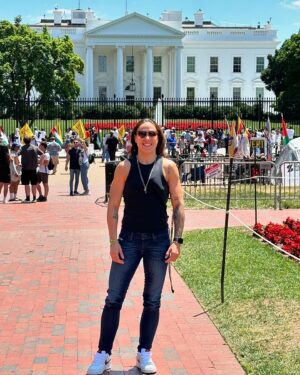 Juliana Velasquez Instagram - Graças ao voo atrasado, conseguimos conhecer melhor a cidade da Casa Branca! #washington