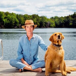 Julianne Nicholson Instagram - Lucy and me. Thank you @meredithgoldstein for the lovely chat and article. Out this Sunday in @bostonglobemag @bostonglobe #medfordhomegirl 📸 @ml_picture