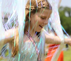Julianne Nicholson Instagram - Kids, it’s not your job to make us “grown ups” happy. Your job is to figure out who you are and be true to that. ❤️🌈🏳️‍⚧️ Using their joy as an act of resistance to the harmful narratives about trans lives, today’s #TransProm shows that trans youth know who they are: young people with interests and passions and hopes for their futures. Show your support for #TransJoy at TransProm.org.
📸 @kishabari