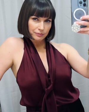 Julie Ann Emery Instagram - Up to no good. 

Thx for the cut/color @angelodavidhair @_ritacara to get me ready! 

Also last minute nails courtesy of Sunny Nail in Fishkill!  Thx for getting me in and fixing my mess!