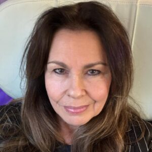 Julie Graham Instagram - Offski on a new adventure #lovemyjob 😎😎😎😎😎😎😎😎😎😎😎😎😎😎
