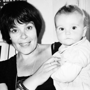 Julie Graham Instagram - Happy 18th birthday to my gorgeous god daughter @jeanieemmm Wowzers, how the time just slips…your mama @claracatcat would be celebrating you today BIG TIME! What an incredible young woman you are. We love you. ❤️💋🌹👑❤️‍🔥