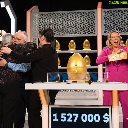 Julie Houle - 443 Likes - C’était tout simplement FOU! Un gros lot historique! 1 525 000$, du jamais vu en 31 ans à La Poule aux œufs d’Or! Félicitations à Jacques Sénécal de Terrebonne 🐓💛🥚(swipe pour voir @sebbenoit72 faire la split et me voir me briser le bas du dos sur les photos captées par @huppera !) 🤣