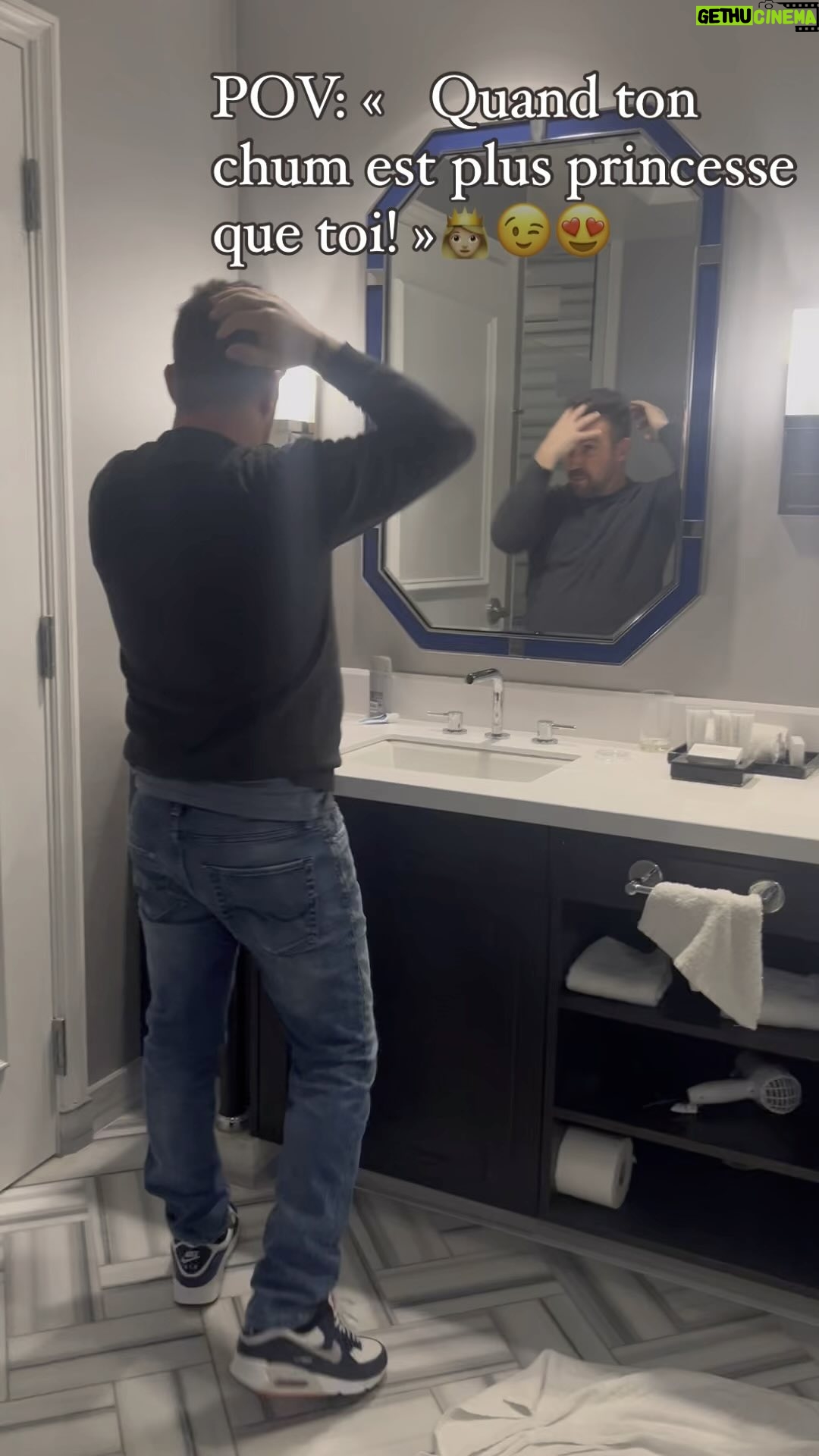 Julie Houle - 330 Likes - POV: « Quand ton chum est plus princesse que toi! »👸🏼😉😍 …et que tu considères votre relation parfaite à cause de la finale 🙋🏼♀️😂👌🏼💦