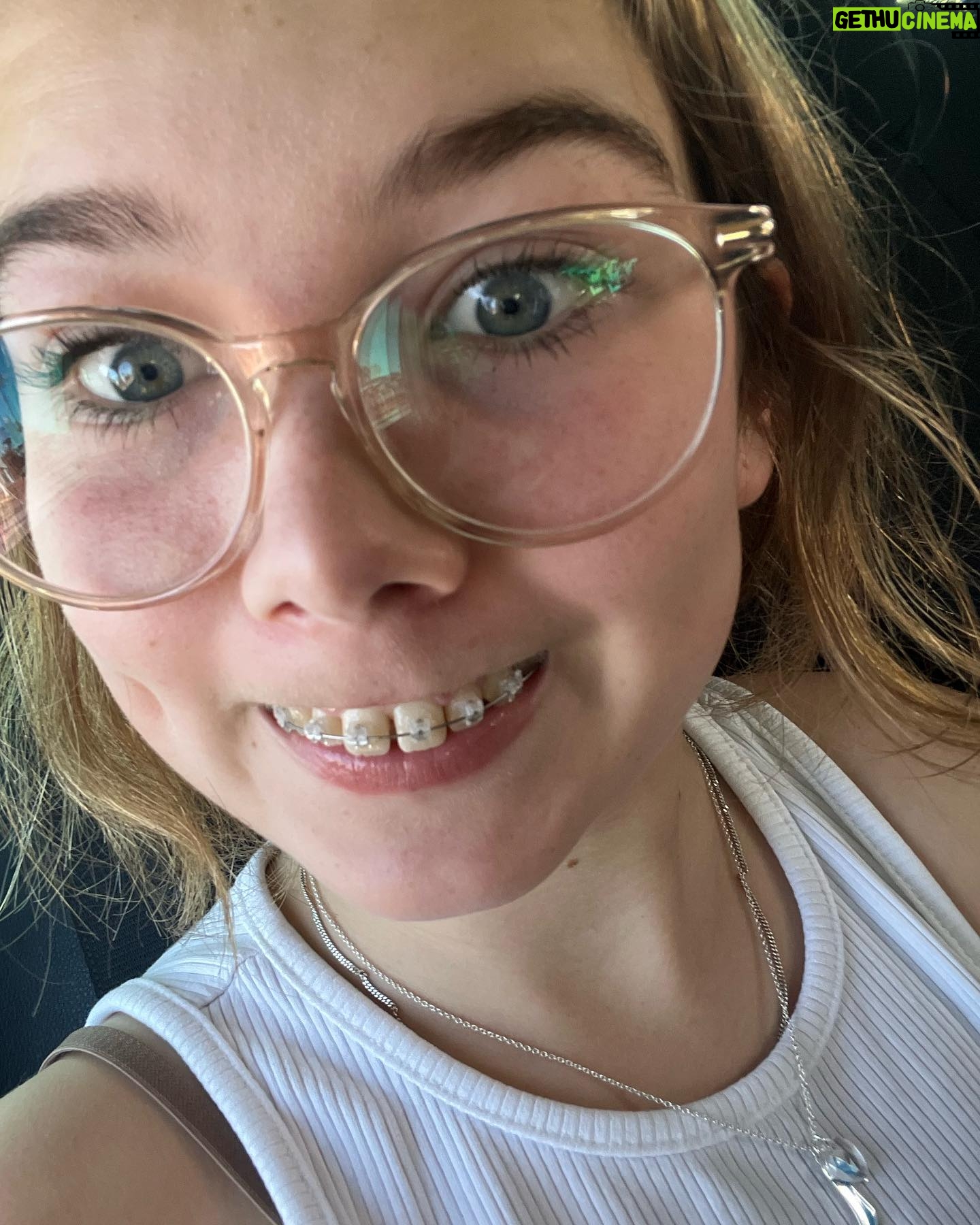 Julie Houle - 577 Likes - Mon ado. Celle par qui j’ai obtenu pour la première fois le titre de maman. Celle qui me fait réaliser avec ses frères et sa soeur que c’est certes le plus beau titre, mais aussi le plus challengeant. Je vous souhaite tous une Rose-Marie dans vos vies, mature, attachante, douce et intelligente. Bonne fête ma chérie! #001 #14ans (plus tu swippes, plus c’est glorieux 🤣) #birthdaygirl👑 #bonnefete