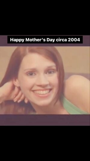 Julie McNiven Instagram - Happy Mother’s Day! I’m old! Goodnight! 
.
.
Shot by @stephen_patrick_gill