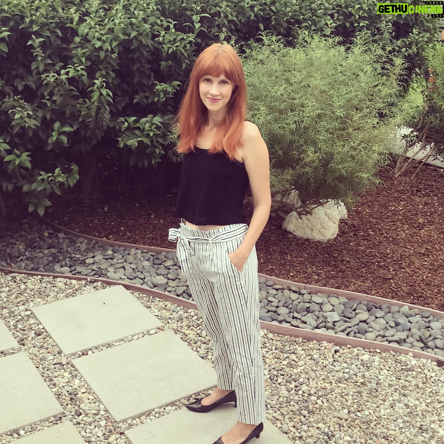 Julie McNiven - 1.6K Likes - Comfy, casual, high waist #nowgenxkohls pants! Even threw on a wee kitten heel! 🐱 ❤️❤️❤️
.
Link in stories
@kohls @nowandgen
.
📸 by Tasman