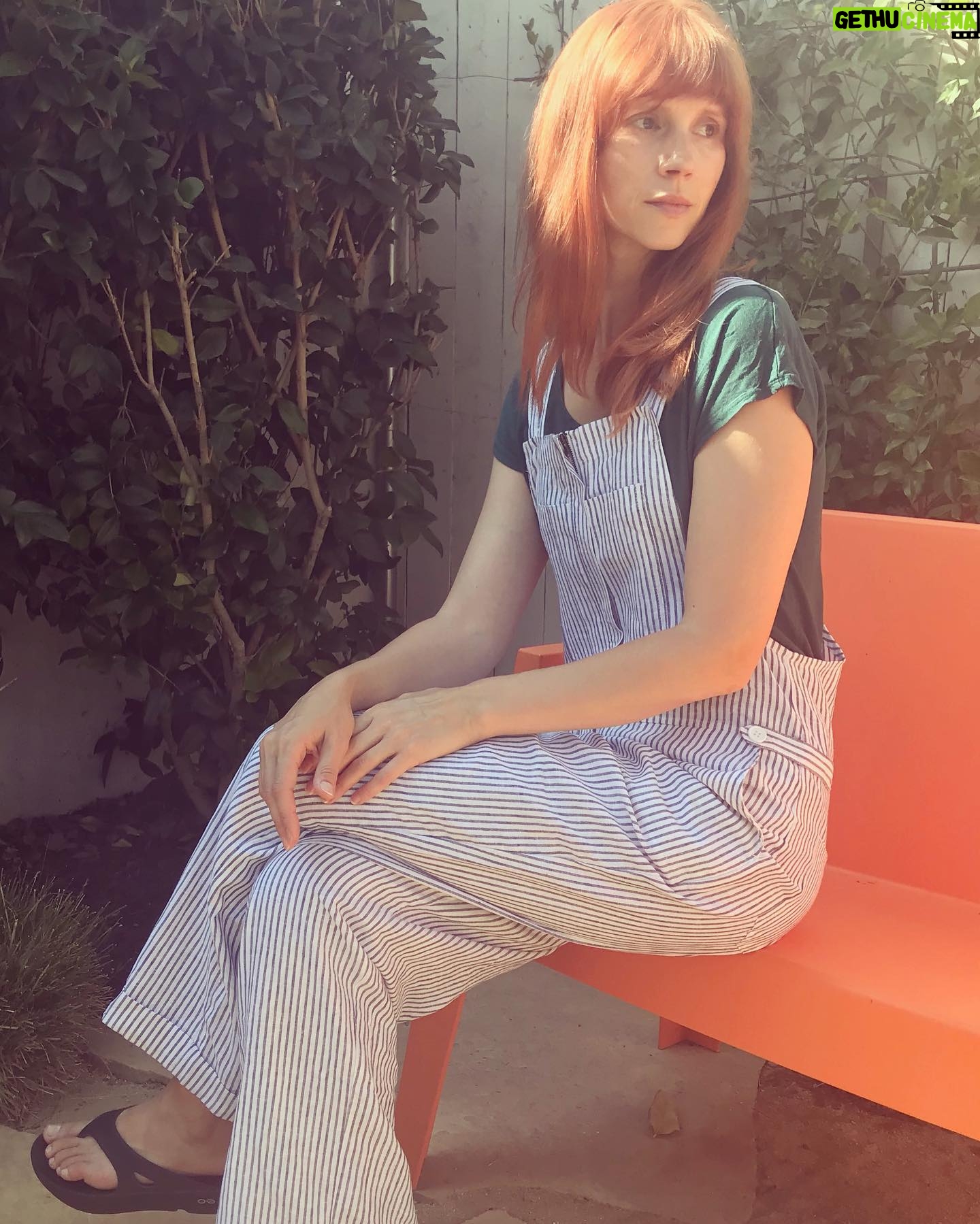 Julie McNiven - 1.6K Likes - In LOVE with my #NowGenXKohls overalls! So proud of my talented friend @nowandgen for designing her own line of cute clothes at @kohls
.
Paired with a green tee, a bikini top, and a maroon peekaboo midriff.
.
Part of her proceeds will be donated to @greenforall_official !
.
More pics and link in stories.