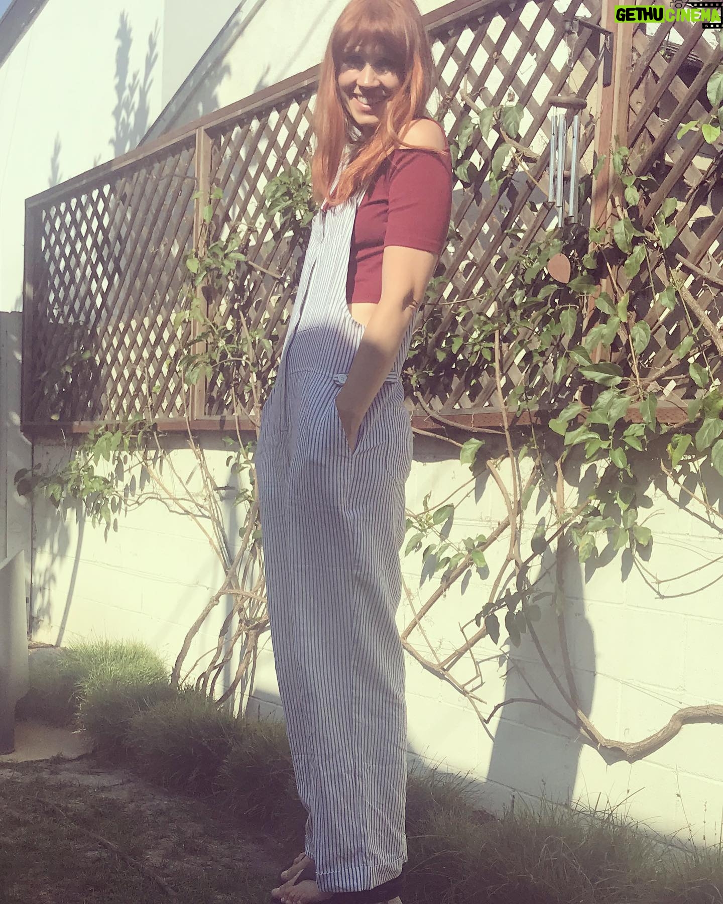 Julie McNiven - 1.6K Likes - In LOVE with my #NowGenXKohls overalls! So proud of my talented friend @nowandgen for designing her own line of cute clothes at @kohls
.
Paired with a green tee, a bikini top, and a maroon peekaboo midriff.
.
Part of her proceeds will be donated to @greenforall_official !
.
More pics and link in stories.