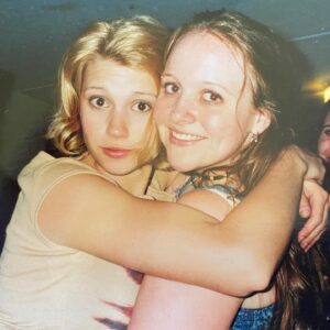 Julie McNiven Instagram - #fbf to a million years ago when I was 20 with my friend @taraleigh924 ...one day we’ll hug again 😭
