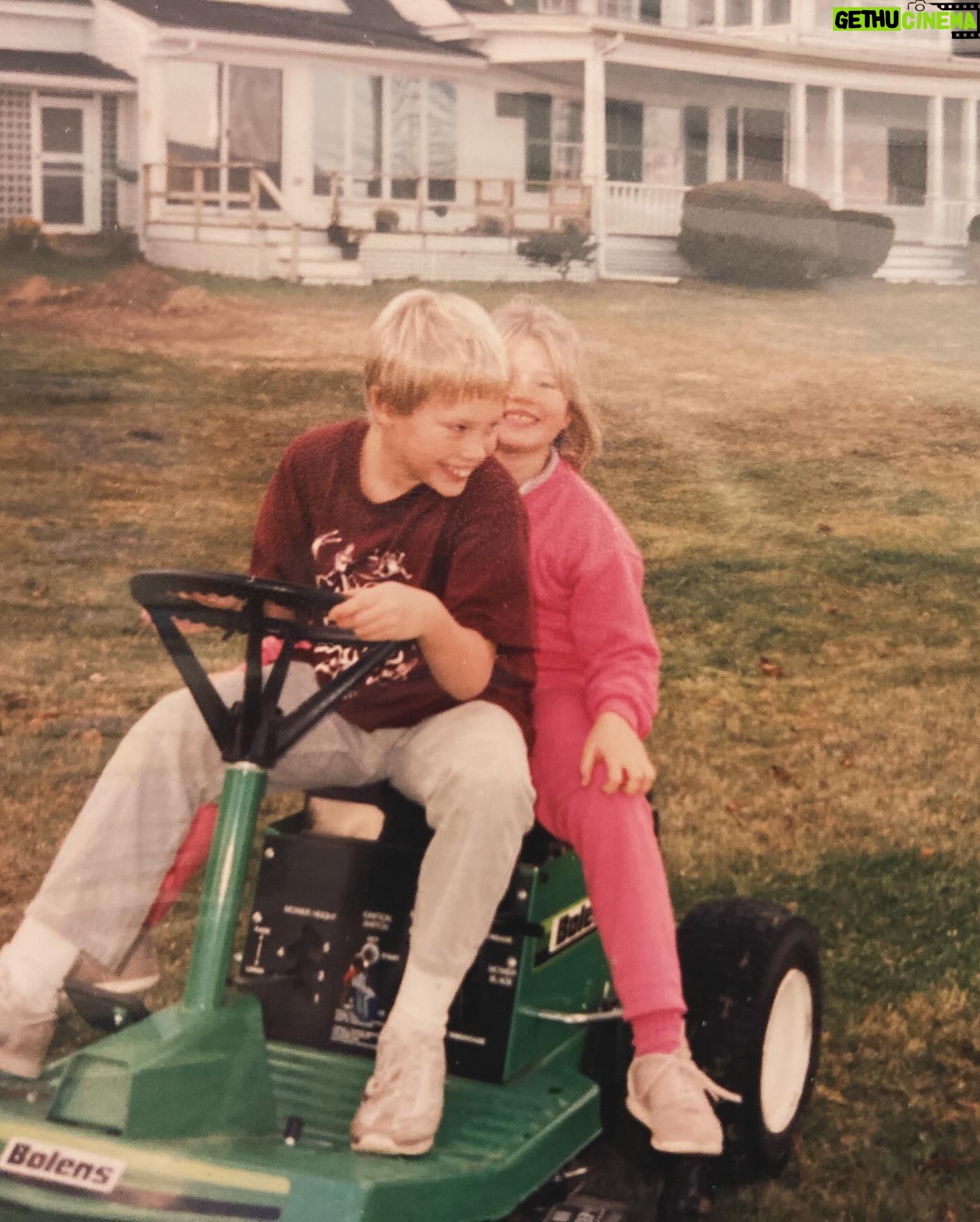 Julie McNiven - 630 Likes - Happy birthday Scott!
I love you.
I miss you.
I wish I could hug you just one more time.
Until then, enjoy these pics of us from approx 1987. ā¤ļøā¤ļøā¤ļø