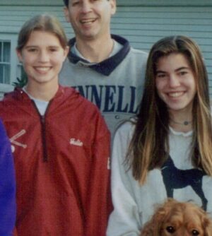 Julie McNiven Instagram - Happy birthday to my BFF @kategagnonosborn ...no matter what (atrocities) I wore, you always stood by my side.  I love you! ❤️😘
