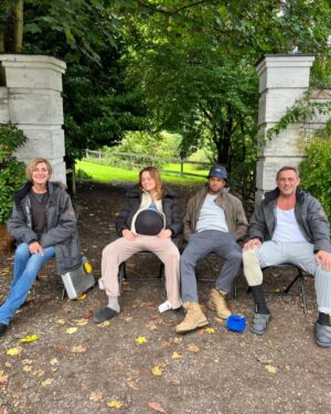 Julie R. Ølgaard Instagram - WE DID IT!!!…var den følelse jeg stod med for præcis et år siden i dag, da “Englemageren” havde premiere i de danske biografer. Det er vildt at tænke på, at der er gået et år! Det føles både som om det er gået vanvittigt hurtigt, fordi der er sket SÅ mange ting, men samtidig føles den tid også som om den ligger flere år tilbage!
Det var en no doubt en af de hårdeste, men også bedste oplevelser jeg har haft arbejdesmæssigt - som altid vil have en helt speciel plads i mit hjerte. Det var vild tid og jeg fik i den grad nogle knubs (det får man når man kaster sig ud i på nye eventyr og går forrest) men jeg var heldigvis omringet af nogle virkelig gode mennesker, som min partner in crime @esbentonnesen - og resten af vores kreative hold 🫶🏻 Tak for alt jeres gode respons og modtagelse af vores film - vi glæder os til at vise jer mange flere i fremtiden 🎬