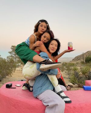 Julie Zhan Instagram - Look at all these cool cats who are really a bunch of lovable goofballs! We made a really dope series and we’re so excited to share it with you in January @weekend_series!! Thanks showrunner @chanellejwang for bringing us together! @heybvp @itsgeolee @iamlawrencekao @introducingdeyo @mellylee_ #weekendseries