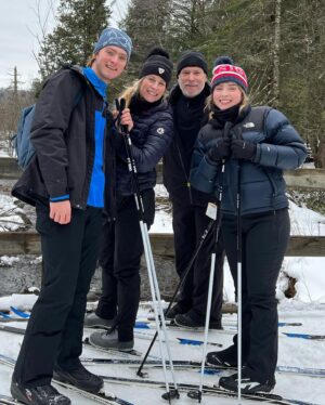 Julie du Page Instagram - Première sortie de ski de fond de l’année, pas tout à fait réussie! 😂