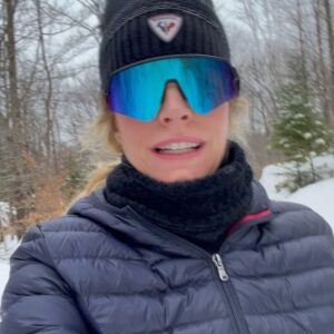 Julie du Page Instagram - Première sortie de ski de fond de l’année, pas tout à fait réussie! 😂