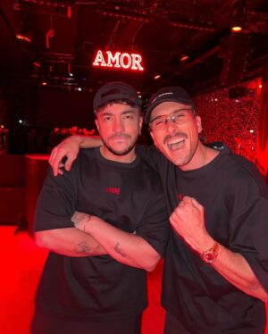 Julien Geloën Instagram - À ce soir les Parisiens, montrons au reste de la France comment on sait faire la fête chez nous 👹❤️‍🔥 

AMOR x FACTORY PARIS 
📍CLUB LA NUIT 

@clublanuit @factory.paris @ekiz._ @rayen_wav