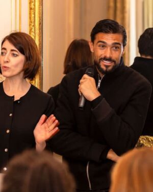 Julien Guirado Instagram - Ravis d’avoir pu participer à cette conférence ou le thème aborder était «  code sociaux professionnels «  avec ces élèves de La Sorbonne @excellencepropulsion dans ce lieu unique @hotelalfredsommier @mavrickgaland