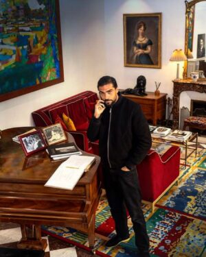 Julien Guirado Instagram - Ravis d’avoir pu participer à cette conférence ou le thème aborder était «  code sociaux professionnels «  avec ces élèves de La Sorbonne @excellencepropulsion dans ce lieu unique @hotelalfredsommier @mavrickgaland
