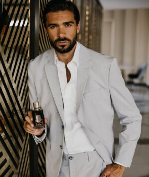 Julien Guirado Instagram - A big thank you to @exnihiloparis 
My new hypnotic fragrance @audrey_bieber_photo @dolcepaese @kellysternn