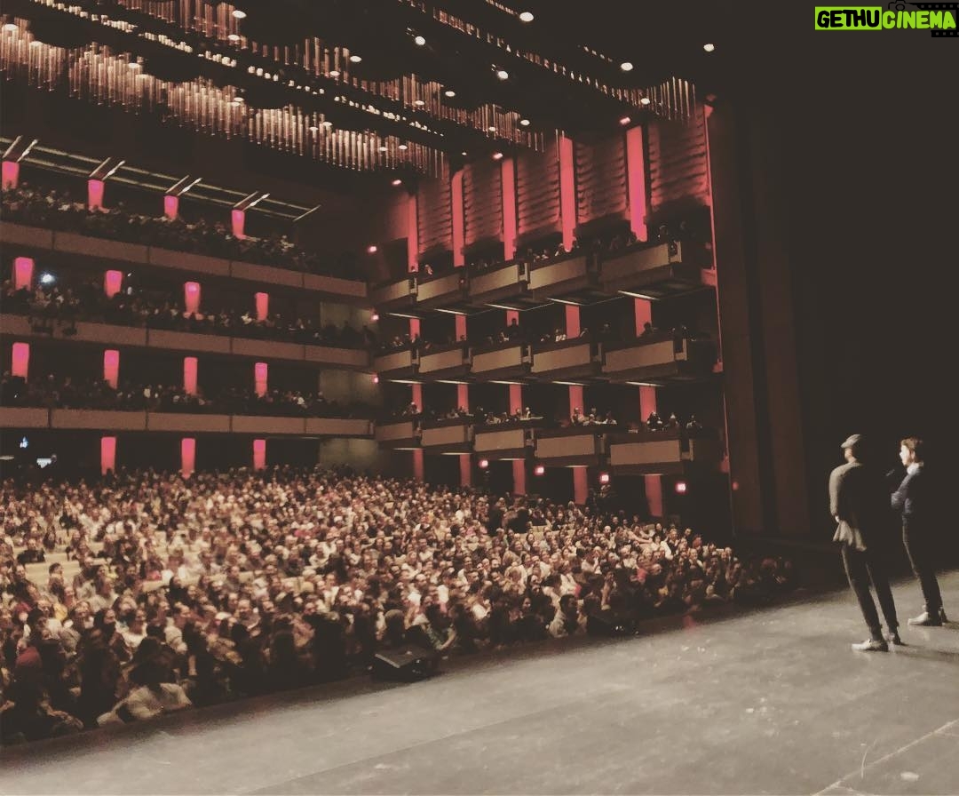 Julien Lacroix - 5.1K Likes - 2000 personnes pour la première à Québec ! Merci #monamiwalid