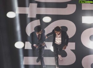 Julien Lacroix Instagram - Ce soir à @icirctele 21h @adibalkld et moi nous animons notre gala @juste_pour_rire !! Merci @bibleurbaine et @lapointeemilie pour les photos !