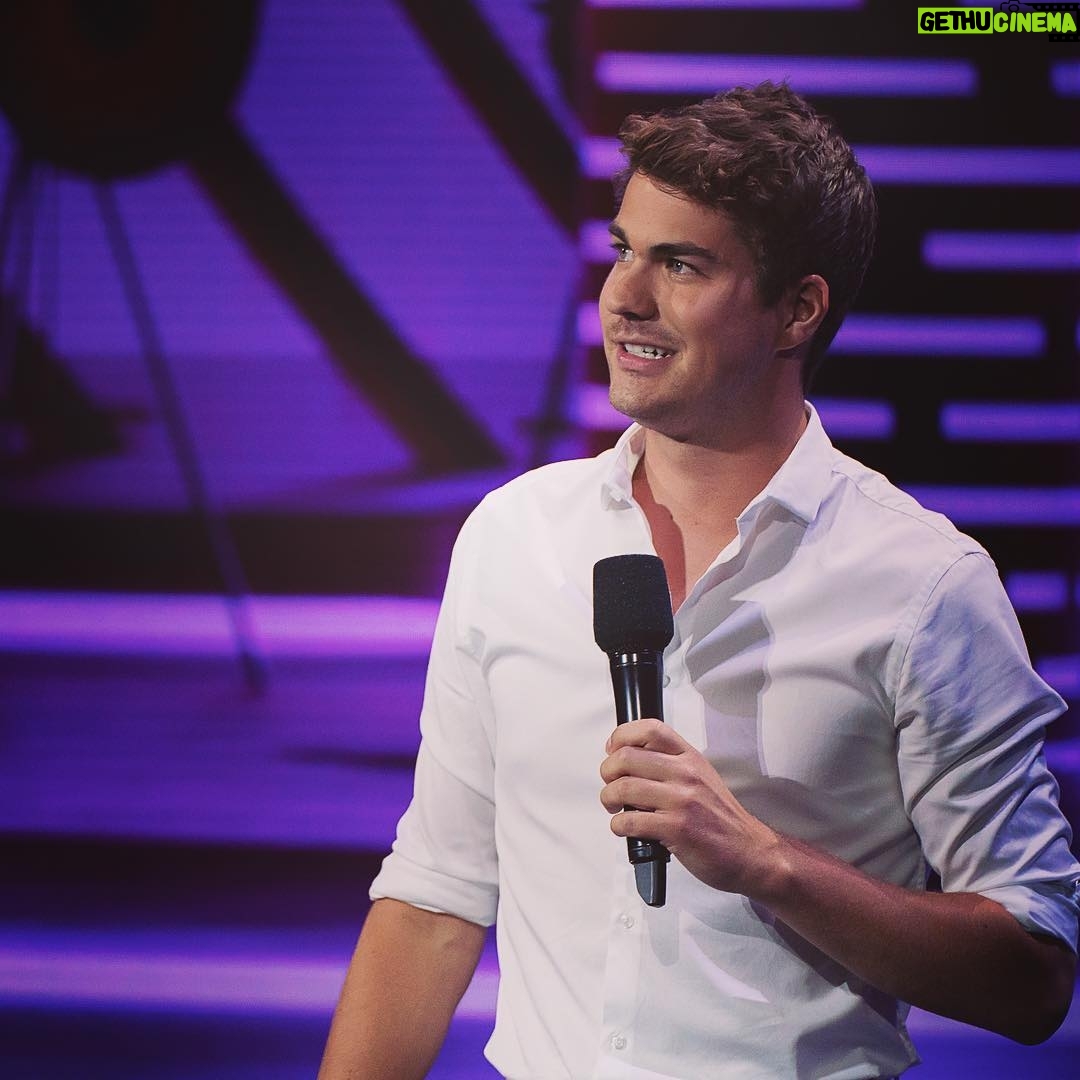 Julien Lacroix - 4.2K Likes - Hier j’étais sur le gala @comediha de @philroy encore cette année un réel plaisir !! @michelgrenier