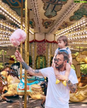 Julien Sznejderman Instagram - Heureusement, ma fille et moi partageons les mêmes passions : s'amuser et bien manger. 🥰