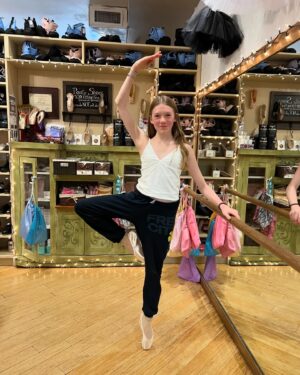 Juliet Donenfeld Instagram - Fitted for point shoes 🩰 today
.
.
#dancer #ballet #ballerinagirl #pointshoes #thedancestore