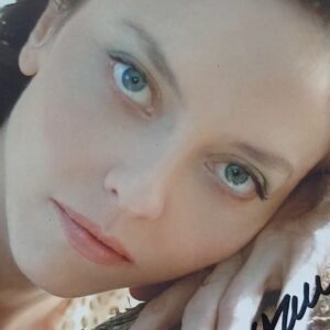 Juliet Landau Instagram - Carla Mack @carlamackofficial is also looking! Make a video and help catch a bad man! Join the hunt! Click here for police sketch:
https://julietlandau.com/policesketch/

#CatchABadMan #julietlandau #manhunt #carlamack #JoinTheHunt