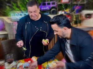 Julio César Rodríguez Instagram - Espero que todos hayan podido disfrutar del Día del Completo, tan único en todas sus variedades!! 🌭❤️ Algunos dicen que se extiende el finde entero, así que aún están a tiempo 🙂‍↕️