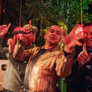Julio César Rodríguez Instagram - Clásico total! Jueves 21 hrs @amerikansoundoficial llega en un capitulazo a la @lajunta_oficial !!! Los esperamos junto a @djatenea ♥️🖤